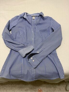 H&M Blue and White Striped Button-Up Shirt